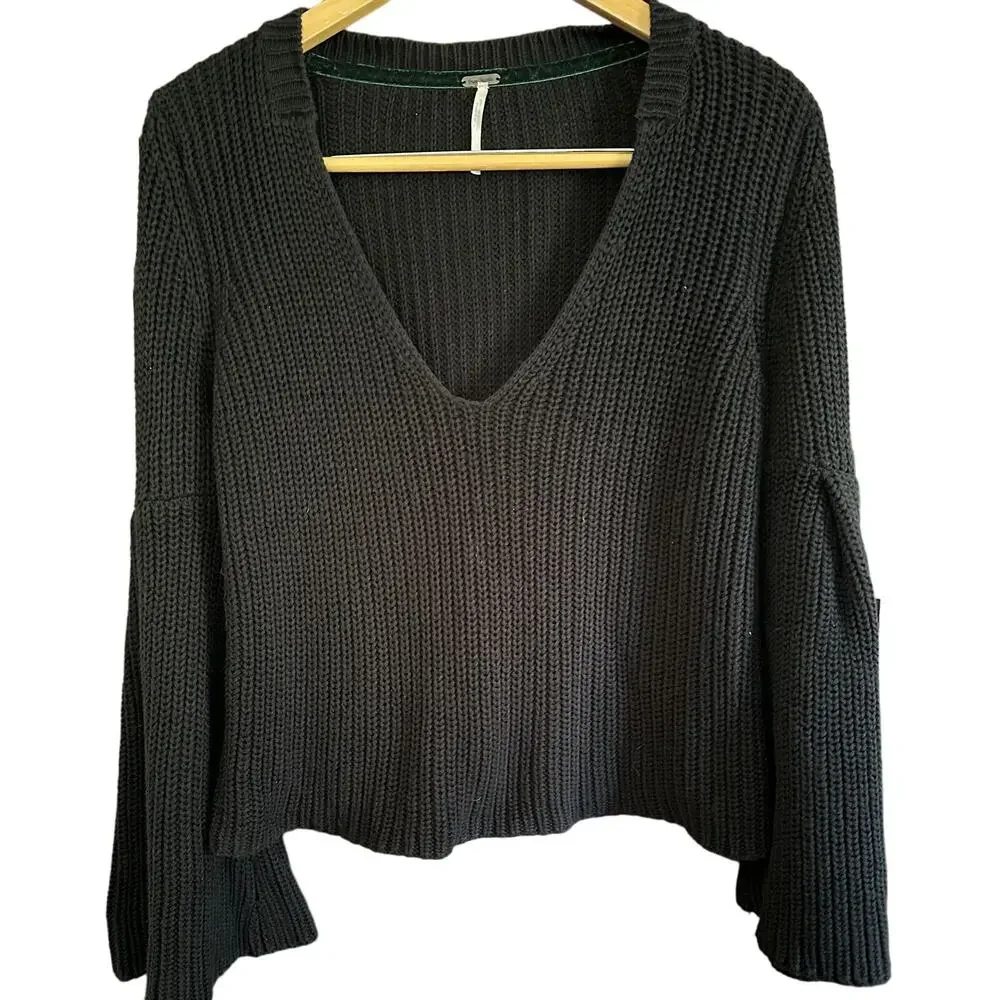 FREE PEOPLE | Black Damsel Bell Sleeve V Neck Chunky Knit Sweater | Extra Small